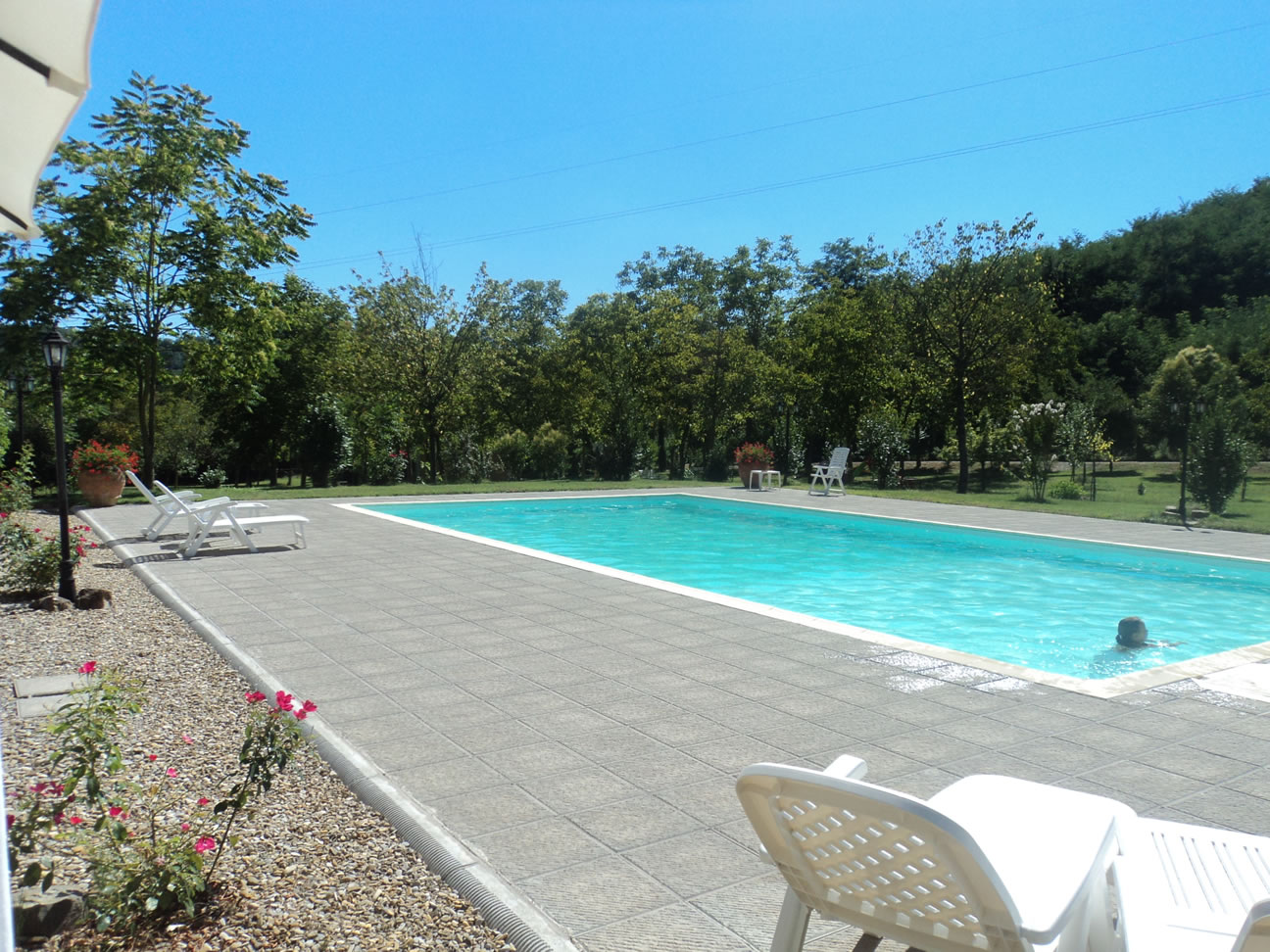 piscina-sole-Toscana-bellezza-relax